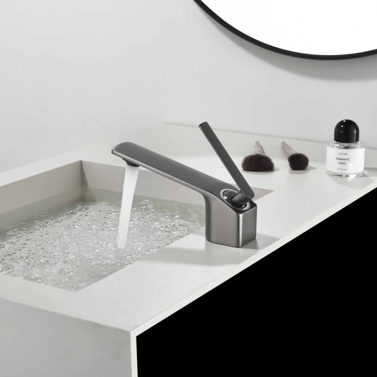 Смеситель для раковины Black&White Gravity GF-7104-GM оружейная сталь