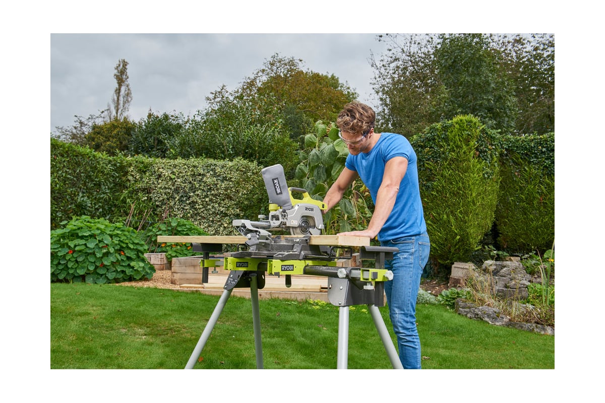 Аккумуляторная торцовочно-усовочная пила Ryobi ONE+ R18MS216-0 5133003597