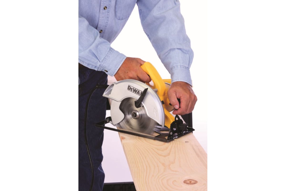 Дисковая пила DeWalt DW 366