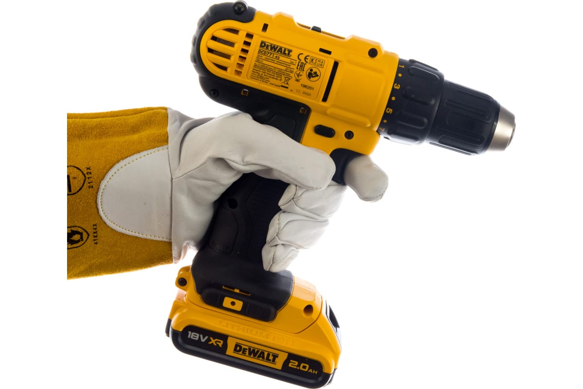 Дрель-шуруповерт DeWalt 2.0 Ач DCD771D2