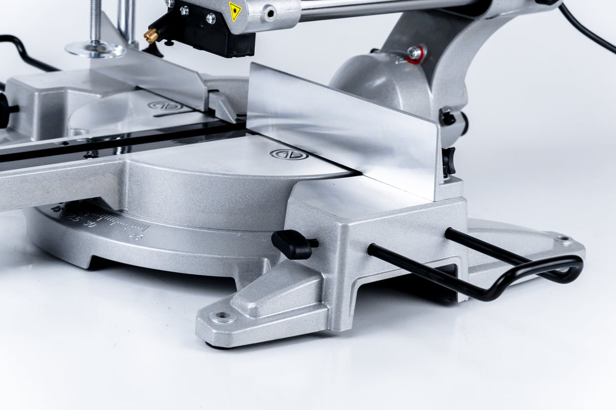 Торцовочная пила WorkMaster ПТ-2200/255В