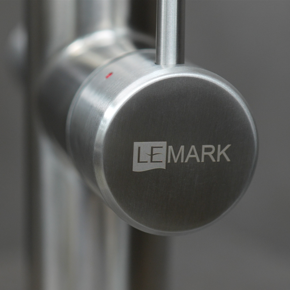 Смеситель для кухни Lemark Expert LM5083S-Black с подкл. к фильтру, сталь/черный