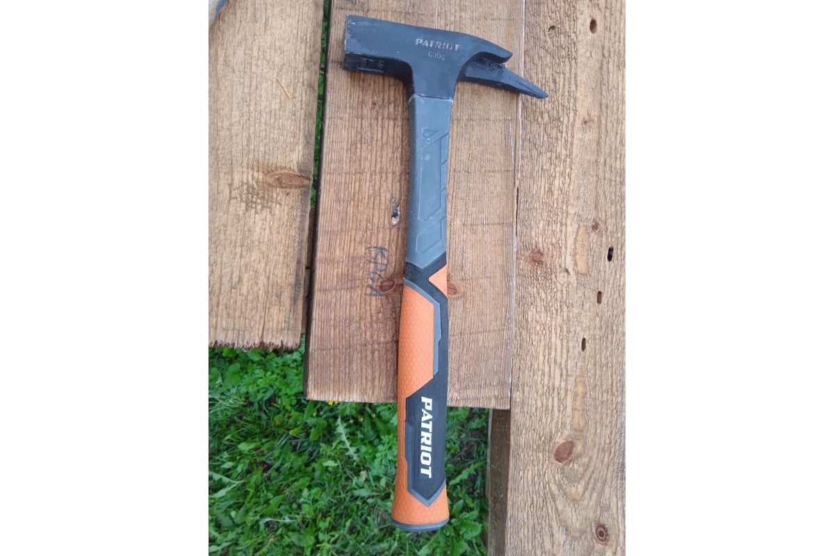 Молоток кровельщика с фибергласовой рукояткой 600г Patriot RHF-600 350001030