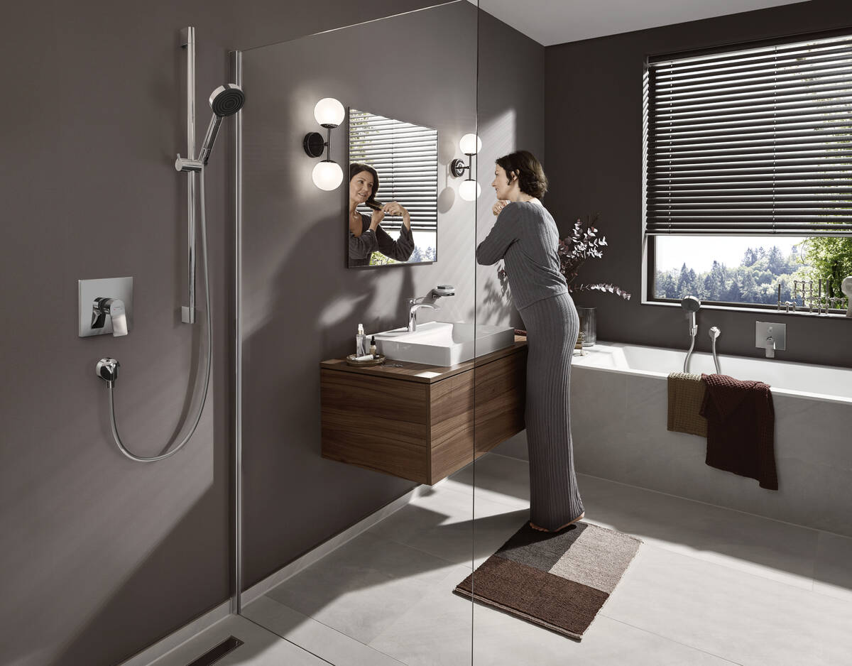 Смеситель для душа Hansgrohe Vivenis 75415000 внешняя часть, хром