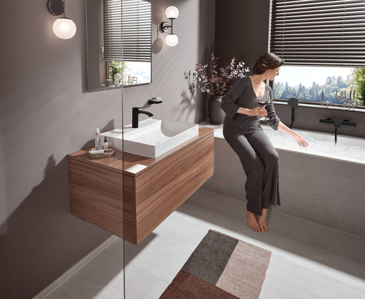 Смеситель для раковины Hansgrohe Vivenis 110 75022670 матовый черный