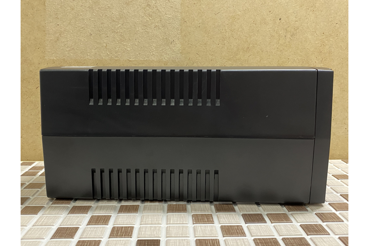 Линейно-интерактивный источник бесперебойного питания DKC 800 ВА/480 Вт, 1/1, 3xIEC C13, USB + RJ45, LCD, 1x8Aч INFOLCD800I
