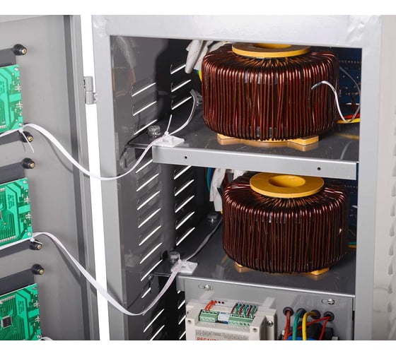 Трехфазный стабилизатор Ресанта АСН-15000/3-Ц 63/4/17