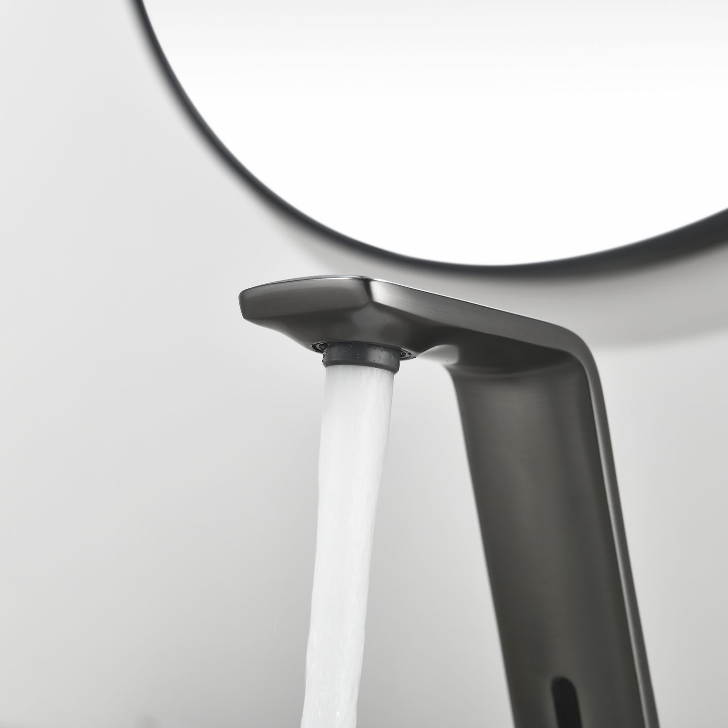 Смеситель для раковины Black&White Gravity GS-7102-GM сенсорный, оружейная сталь