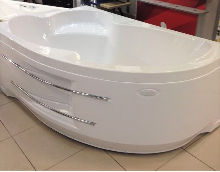 Акриловая ванна Ваннеса Ирма 160х105 с полотенцедержателем, г/м Классик хром, L