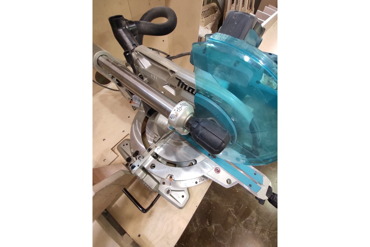 Торцовочная пила Makita LS1219
