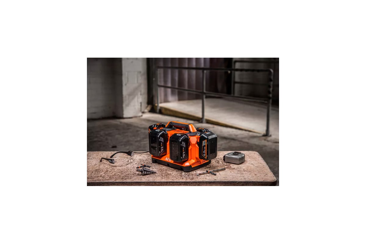 Зарядное устройство 6 портовое AEG BL18C6 18В 4935480051