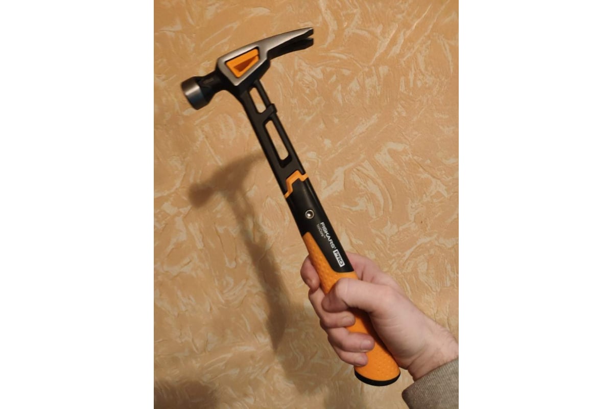 Столярный молоток Fiskars 16oz/13.5" 1020213