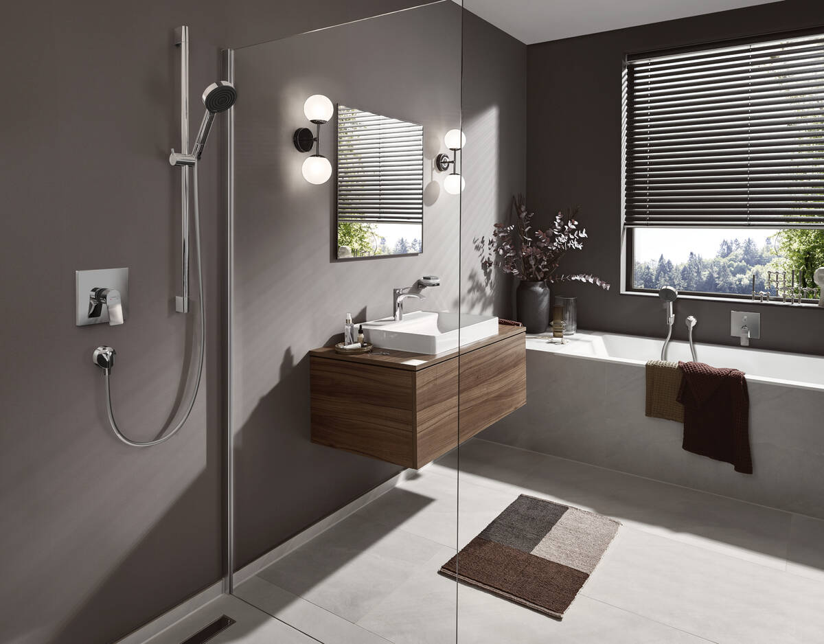 Смеситель для душа Hansgrohe Vivenis 75415000 внешняя часть, хром