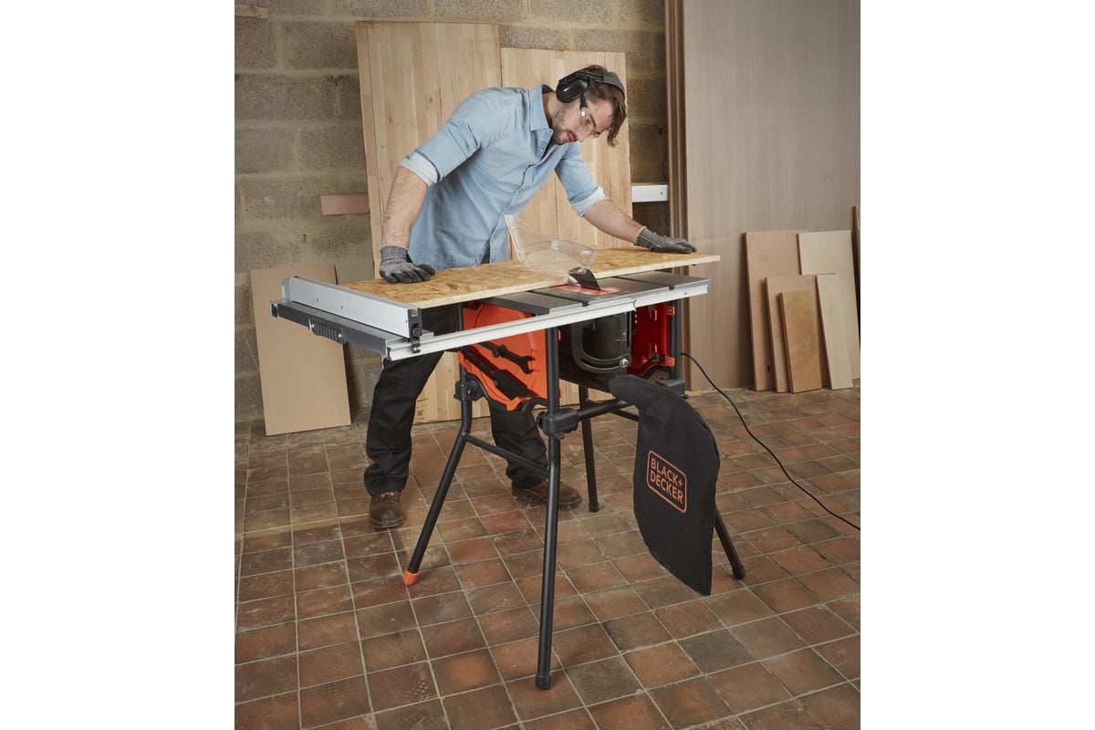 Настольная пила Black&Decker 1800 Вт, 5200 об/мин, диск 254x30 мм BES720