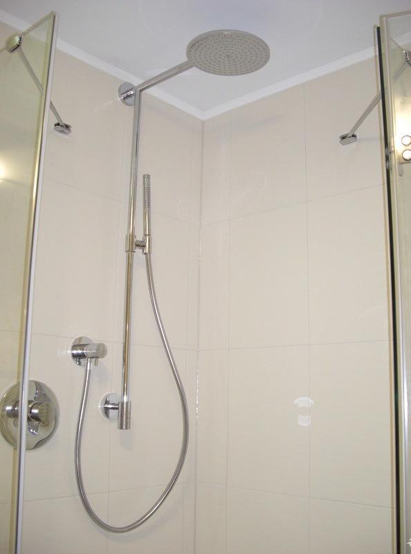 Душевая стойка Hansgrohe Raindance Showerpipe 240 27167000 с термостатом