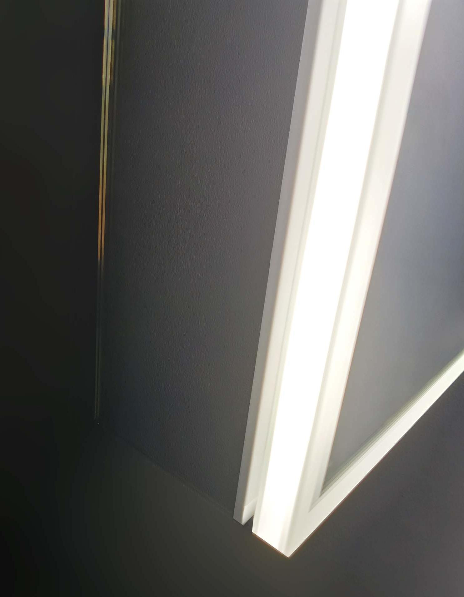 Зеркальный шкаф Aquatek 60x80 см с подсветкой, антипар, хром AQ7603B-MLC