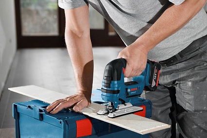 Аккумуляторный лобзик Bosch GST 18 V-LI B 0615990M43