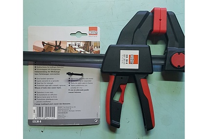Струбцина пистолетного типа BESSEY 1.4 кН, 300 x 80 мм, распор 160-450 мм BE-EZL30-8
