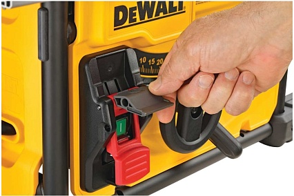 Настольная пила 1850 Вт, 5800 об/мин, диск 210x30 мм DeWalt DWE7485-QS