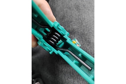 Пружинная струбцина Kraftool SC-7 65х65 мм 32227-7