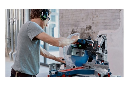 Аккумуляторная торцовочная пила Bosch GCM 18V-305 GDC СОЛО 0601B43000