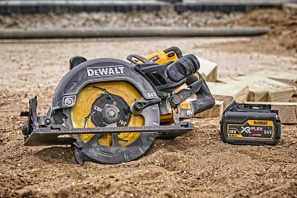 Дисковая пила DeWalt 54 В XR FLEXVOLT DCS577N-XJ