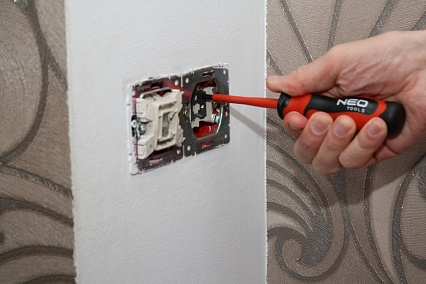 Отвертка PH1 x 4.5 x 80 mm, 1000 В Neo Tools 04-165