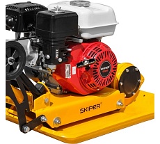 Виброплита SKIPER C90L-WMT (LC200F, 6.5лс, пл 54x42 см, 15кН, 25м/мин, бак/воды, рез ковр, колеса) 00-00008180