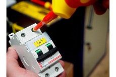 Диэлектрическая отвертка SL 1.0х5.5х125 мм SHTOK 09314
