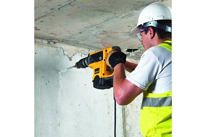 Отбойный молоток DeWalt D 25820 K