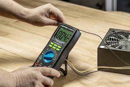 Цифровой мультиметр Hoegert Technik HT1E604