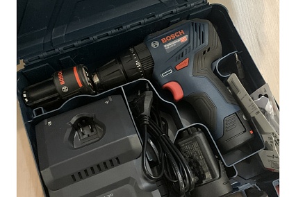 Аккумуляторная бесщеточная ударная дрель-шуруповерт Bosch GSB 12V-30 06019G9120