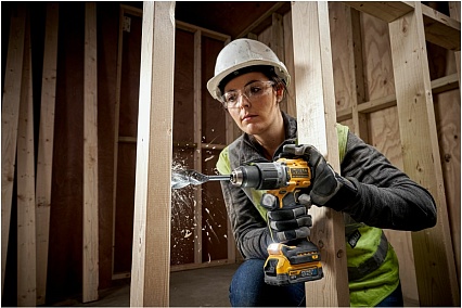 Ударная бесщеточная дрель-шуруповерт DeWalt 2 скорости, 2 АКБ 18 В XR Li-Ion DCD805E2T-QW