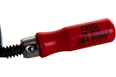 Струбцина BESSEY из ковкого чугуна 150/50, усилие 5.5 кН, с деревянной рукояткой BE-TPN15B5BE