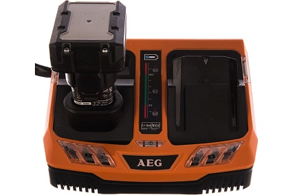 Аккумулятор L1240 (12 В; 4.0 А*ч; Li-ion) + зарядное устройство BLK1218 + сумка AEG SETL1240BLK 4932451628