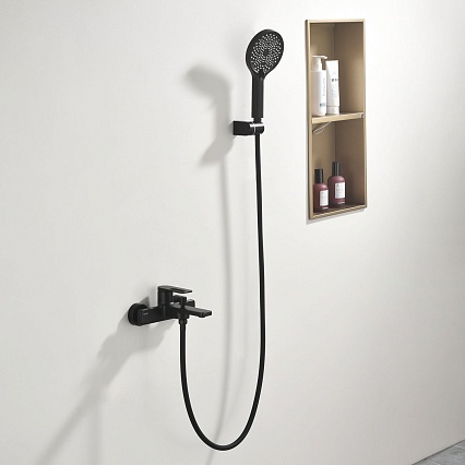 Смеситель для ванны Black&White Gravity GL-9101-MB черный матовый Смеситель для ванны Black&White Gravity GL-9101-MB черный матовый