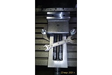 Станочные тиски 140мм, поворотные, с открытым винтом, серия QB Griff b241201