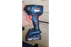 Аккумуляторный ударный гайковерт Bosch GDR 18V-200 C 0.601.9G4.104