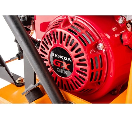 Виброплита с баком для воды 5.5 л.с. Gigant Honda Engine BVP95T-H160