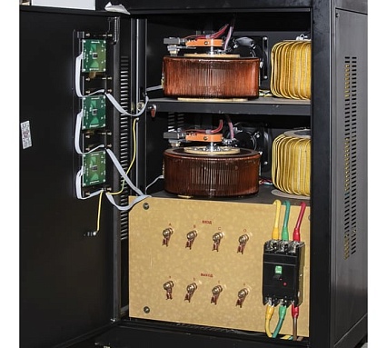 Трехфазный стабилизатор Ресанта АСН 45000/3-ЭМ 63/4/14