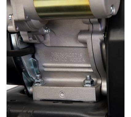 Бензиновый снегоуборщик Daewoo DAST 8065