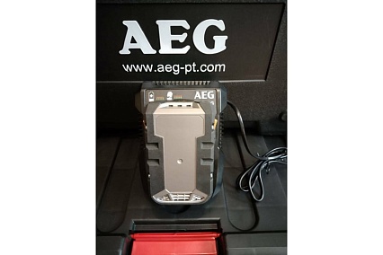 Аккумулятор (18 В; 2.0 А*ч; Li-Ion) + зарядное устройство SETL1820AL AEG 4935478072