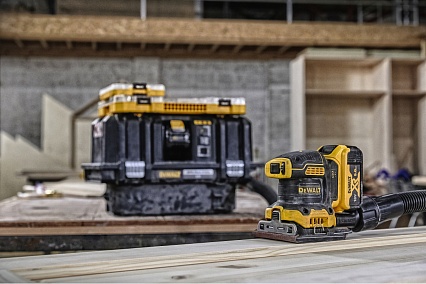Вибрационная плоскошлифовальная машина DeWalt 18 В XR DCW200N-XJ