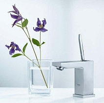 Смеситель для раковины Grohe Eurocube Joy 23658000