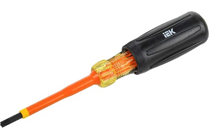 Отвертка IEK Arma2l 5 диэлектрическая pz/sl1x80 т3 A2L5-SC30-T3-ZS-10-080