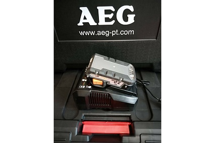 Аккумулятор (18 В; 2.0 А*ч; Li-Ion) + зарядное устройство SETL1820AL AEG 4935478072