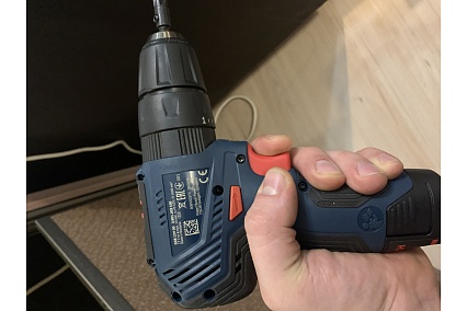 Аккумуляторная бесщеточная ударная дрель-шуруповерт Bosch GSB 12V-30 06019G9120
