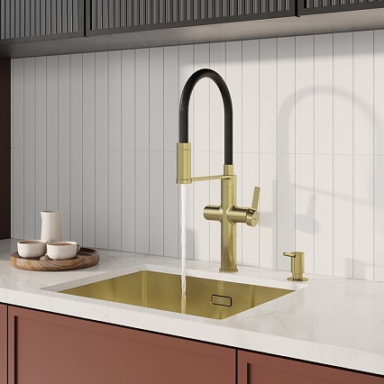 Смеситель для кухни Iddis Ikon фильтр, гибкий излив, хром