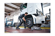 Аккумуляторный гайковерт Bosch GDS 18V-1000 (Соло) 06019J8300