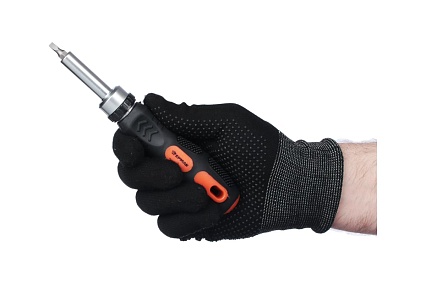 Отвертка Ермак реверсивная, адаптер 1/4, биты: SL4,SL5.5,SL6.5,PH1,PH2,PZ1,PZ2,TORX10,TORX15,TORX20 651-197